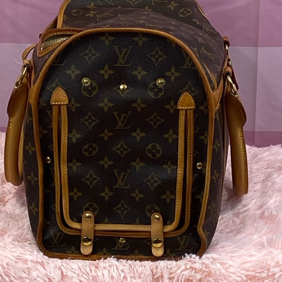 Authentic Louis Vuitton Monogram Pet Carrier 40 - Picture 3 of 11